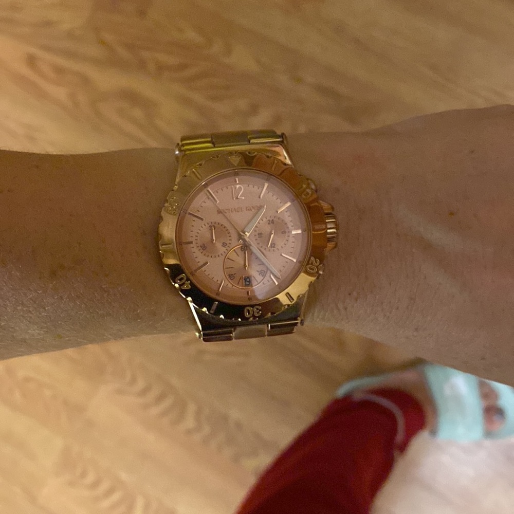 Michael kors rose gold watch